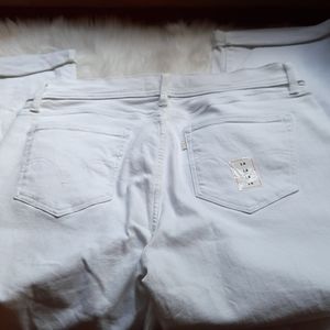 Womens size 14 Cropped Levis
